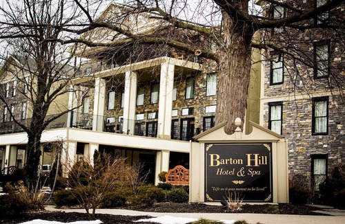 Lewiston Hotel | Niagara Crossing Hotel and Spa