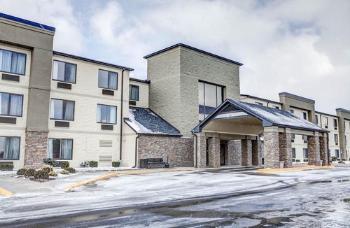 Romulus Hotel | Comfort Inn Metro Airport Romulus