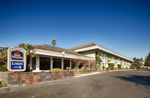 Raisin Hotel | Best Western Village Inn