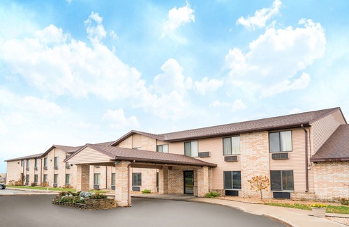 Black River Falls Hotel | Days Inn by Wyndham Black River Falls I-94 on Atv Trail