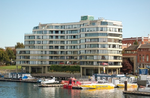 Inner Harbour Hotel | Victoria Regent Waterfront Hotel & Suites