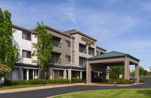 Bridgeton Hotel | Courtyard St. Louis Airport/Earth City