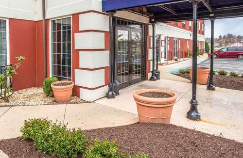Hummelstown Hotel | Comfort Inn at The Park