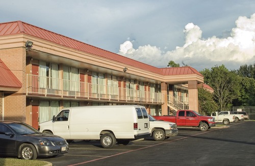 Palestine Hotel | Express Inn & Suites