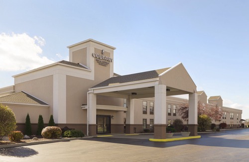 Greenfield Hotel | Country Inn & Suites by Radisson, Greenfield, IN
