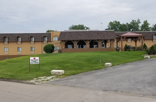 Washington Hotel | Hometown Inn & Suites