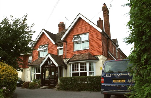 Horley Hotel | Corner House Hotel Gatwick