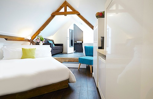 Landscove Hotel | Live and Let Live Inn