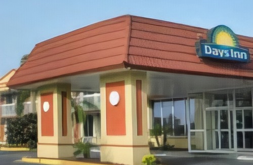 Titusville Hotel | Days Inn by Wyndham Titusville Kennedy Space Center