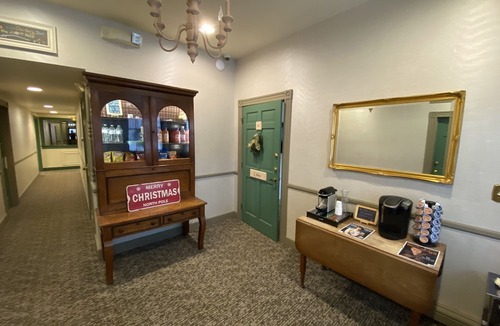 Lee Hotel | Chambery Inn