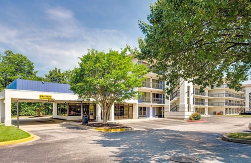 Violetville Hotel | Rodeway Inn Baltimore - Inner Harbor South