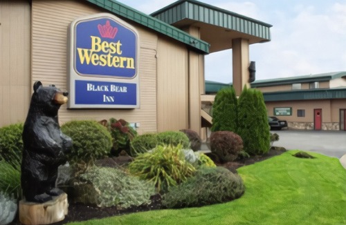 Salem Hotel | Days Inn by Wyndham Black Bear