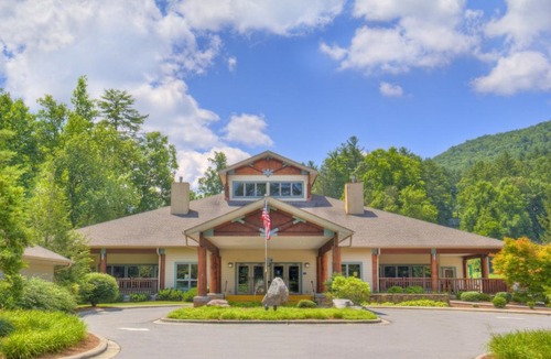 Sapphire Hotel | Fairway Forest Resort