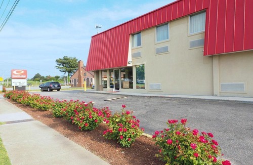 North Central Hotel | Econo Lodge Town Center