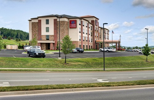 Bridgeport Hotel | Comfort Suites Bridgeport - Clarksburg