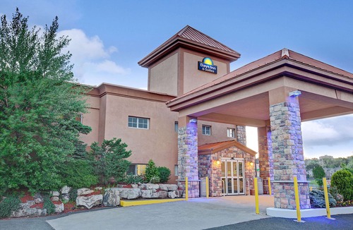 Ridgefield Hotel | Days Inn by Wyndham Ridgefield NJ