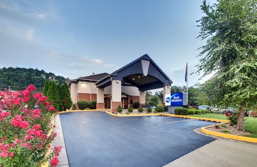 Morehead Hotel | Best Western Eagles Inn