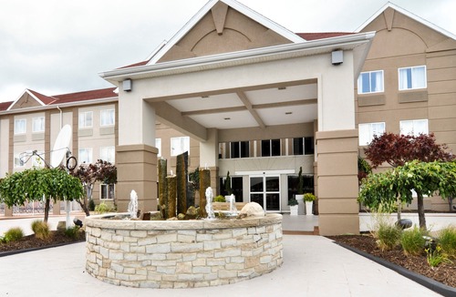 Gypsum Hotel | Holiday Inn Express Hotel & Suites Port Clinton-Catawba Island, an IHG Hotel