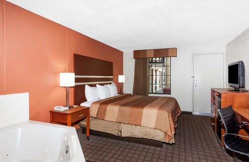 Dalton Hotel | Days Inn by Wyndham Dalton