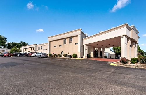 Roselawn Finance Hotel | Quality Inn & Suites