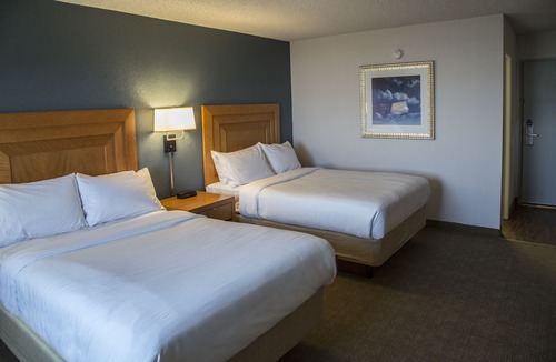 Manitowoc Hotel | Harbor Town Inn