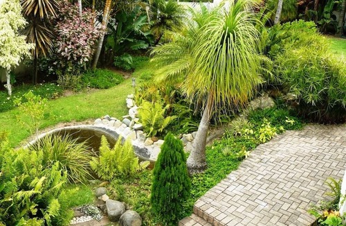 Bunkers Hill Hotel | See More Guest House