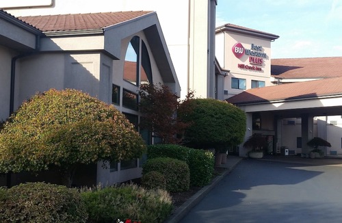 Southeast Salem Hotel | Best Western Plus Mill Creek Inn