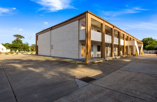 North Camellia Acres Hotel | Econo Lodge Little Creek