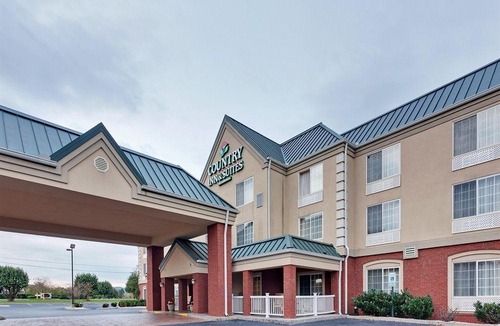 Clinton Hotel | Baymont by Wyndham Clinton