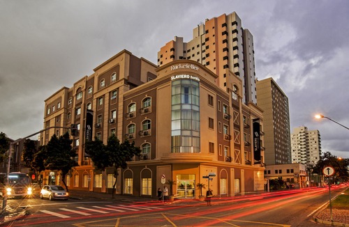 Reboucas Hotel | Rockefeller by Slaviero Hotéis