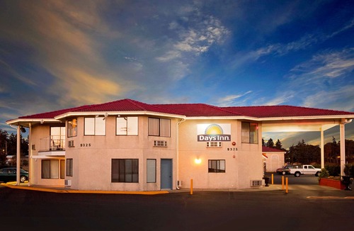 Monta Vista Hotel | Days Inn by Wyndham Lakewood South Tacoma