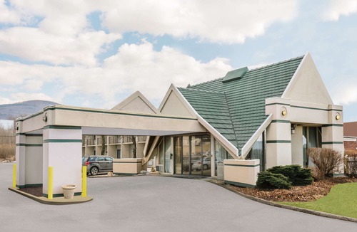 East Haven  Rutland County Hotel | Days Inn by Wyndham Rutland/Killington Area