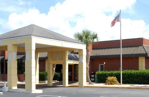 St. Marys Hotel | SureStay Plus Hotel by Best Western St Marys Cumberland