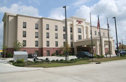 Gonzales Hotel | Hampton Inn Gonzales