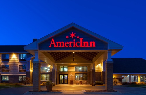 Monona Hotel | AmericInn by Wyndham Madison South