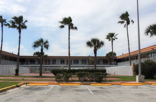 Titusville Hotel | Days Inn by Wyndham Titusville Kennedy Space Center