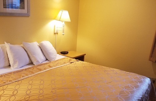 Wenatchee Hotel | Travelodge by Wyndham Wenatchee