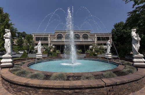 Town of Delaware Hotel | Villa Roma Resort and Conference Center
