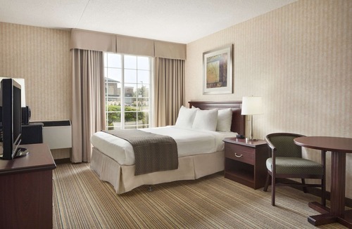 Brantford Hotel | Days Inn by Wyndham Brantford