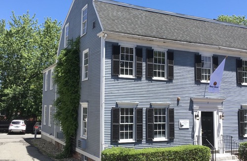 Newburyport Hotel | Essex Street Inn & Suites, Ascend Hotel Collection
