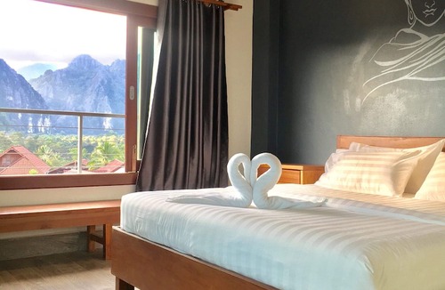 Vang Vieng Hotel | Faraway Suites