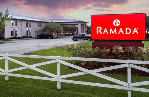 Luling Hotel | Ramada by Wyndham Luling