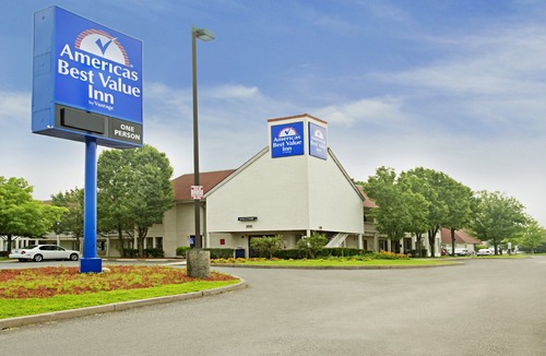 North Meadows Hotel | Travel Inn Motel