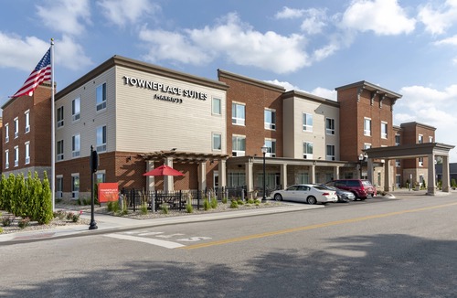 Jeffersonville Hotel | TownePlace Suites by Marriott Louisville North