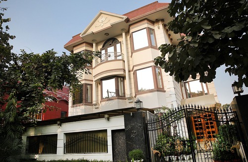 DLF City Hotel | Ahuja Residency Cyber City 2