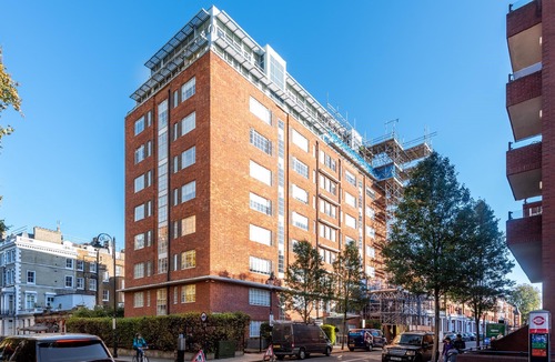 Courtfield Hotel | Roland House
