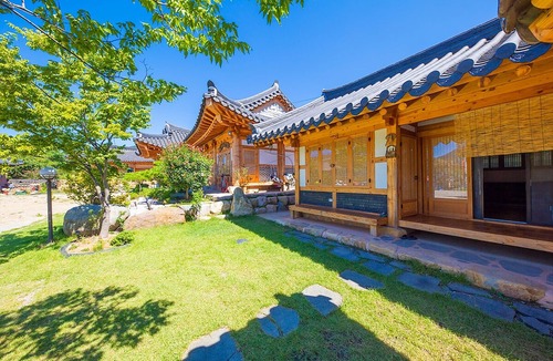 Nagan-myeon Hotel | Mr.Choi Hanok Pension