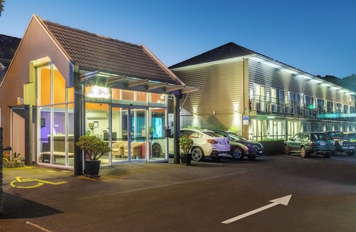 Epsom Hotel | Best Western Newmarket Inn & Suites