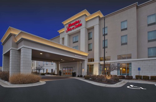 Greenwich Hotel | Hampton Inn & Suites Wichita-Northeast