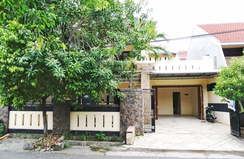 Gubeng Hotel | Green Surabaya Homey